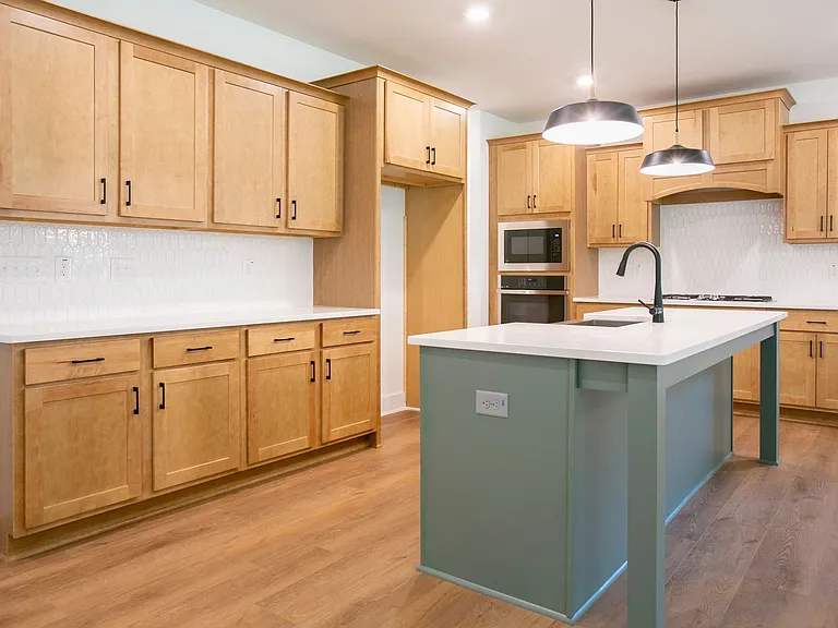 174 Beacon Dr — Photo 4