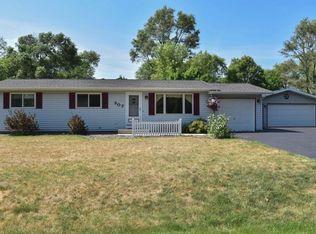 307 N Parkview Dr, Eagle, WI 53119