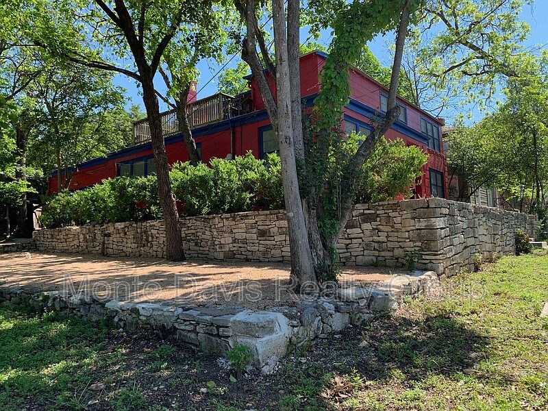 1201 w 38th st austin 78705