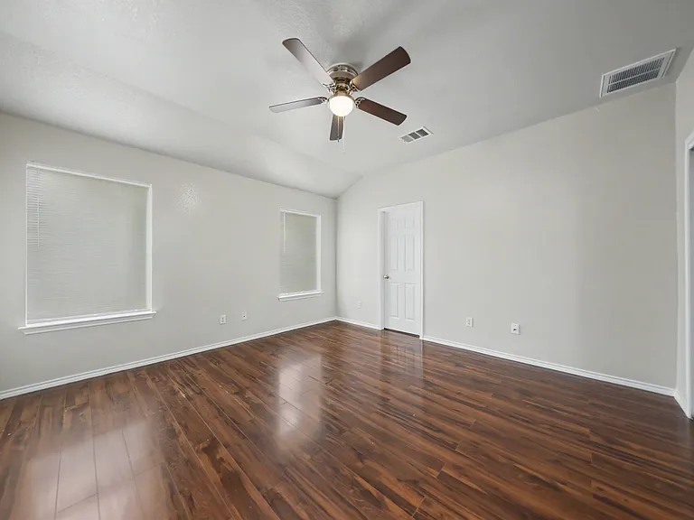 5013 Causeway Ct — Photo 11