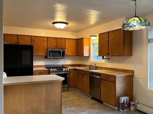 8741 Flamingo Dr, Anchorage, AK 99502