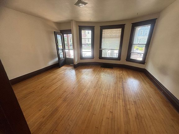 5th image of 1036 Williamson St #19028949