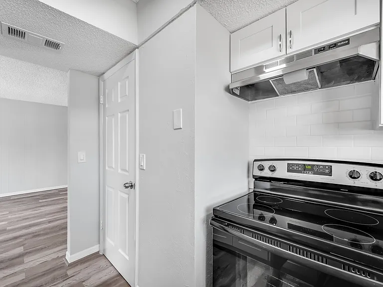 1295 Santa Rosa St #8 — Photo 5