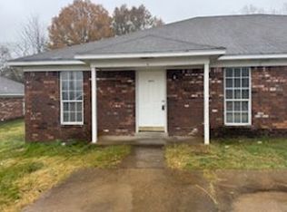 100 Nikki Dr #A, Senatobia, MS 38668