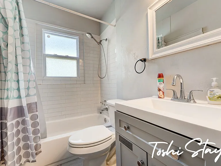 120 NW 31st St #B — Photo 12