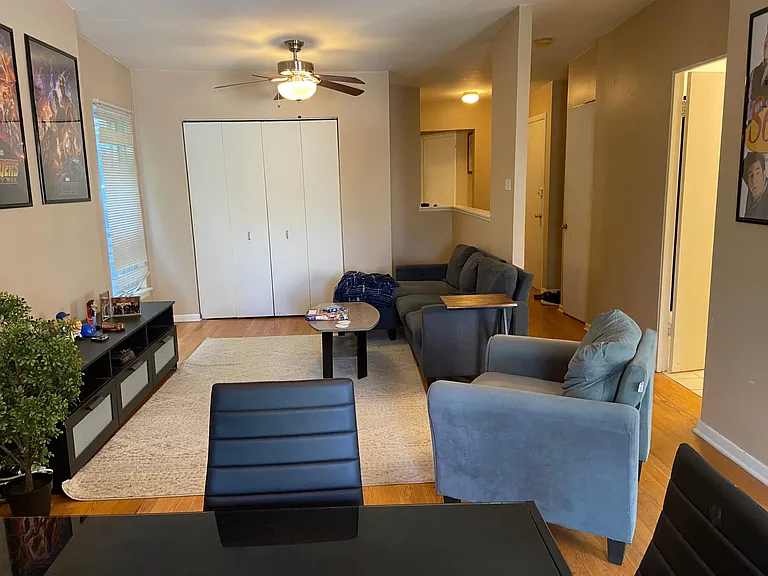 437 W Saint James Pl #3 — Photo 5
