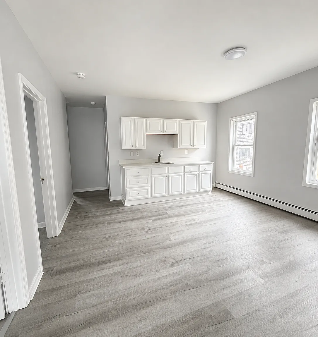 3 bed, 1005 sqft, $2,350 — Photo 4