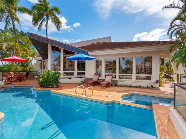 9 Puu Hale St, Lahaina, HI 96761