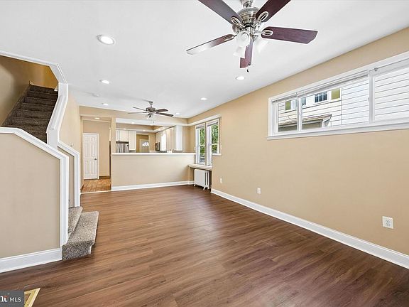 3rd image of 524 Orchard Ave