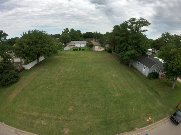 1118 NW 2nd St, Abilene, KS 67410