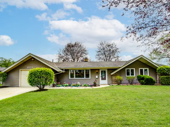 1904 Winston Ln, Schaumburg, IL 60193