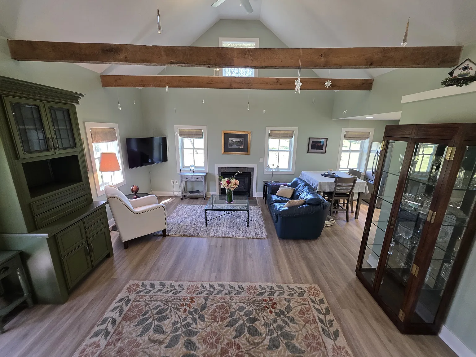1 bed, 1000 sqft, $2,200 — Photo 2