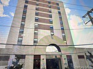 360 Shore Rd, Long Beach, NY 11561