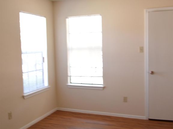 5th image of 615 Rollingway Dr APT A
