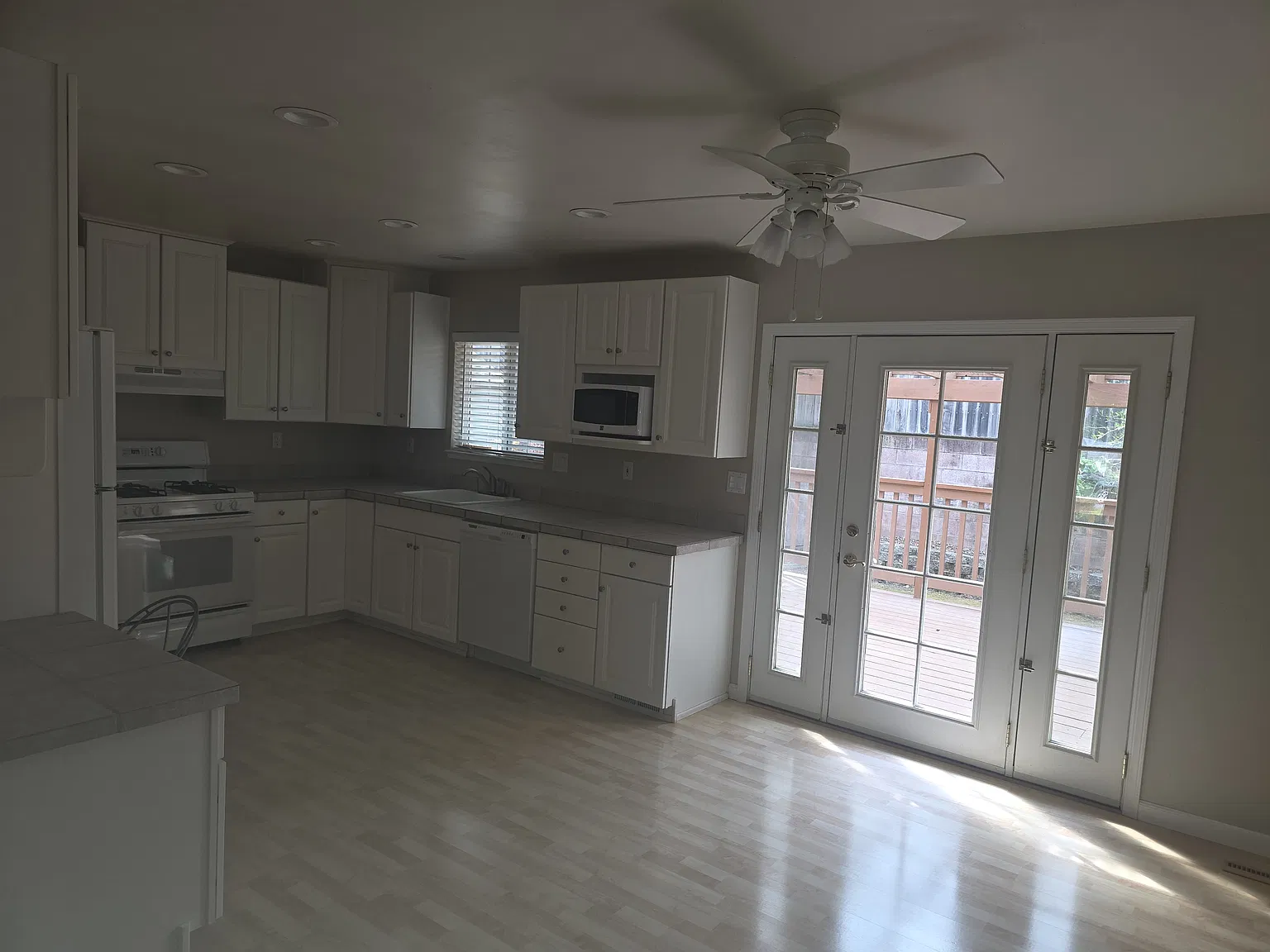3 bed, 1458 sqft, $3,500 — Photo 2