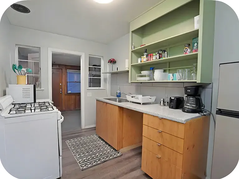 409 W Race Ave — Photo 9