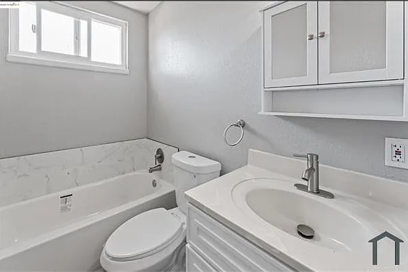 9888 Bancroft Ave #C — Photo 8