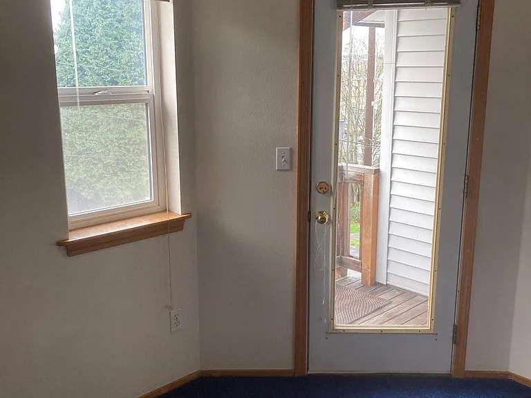 152 Florentia St #B — Photo 9