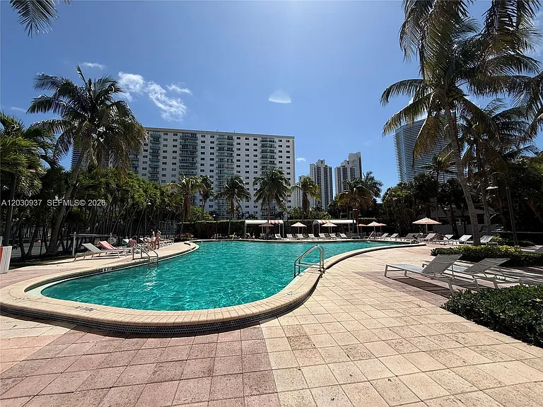 19380 Collins Ave #11 — Photo 3
