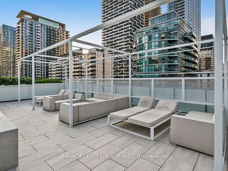 161 Roehampton Ave #3209 — Photo 13