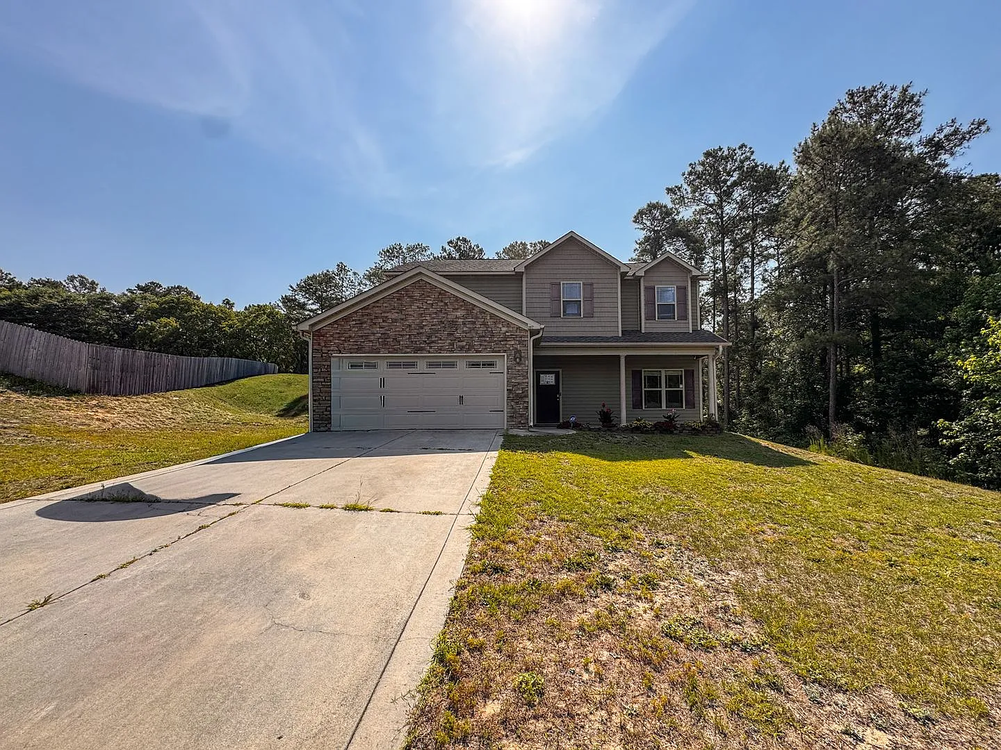 Stunning 4 Bed 2.5 Bath Raeford Home on Cul-de-sac — Photo 1