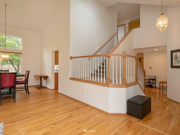 3rd image of 5609 Highland Dr SE