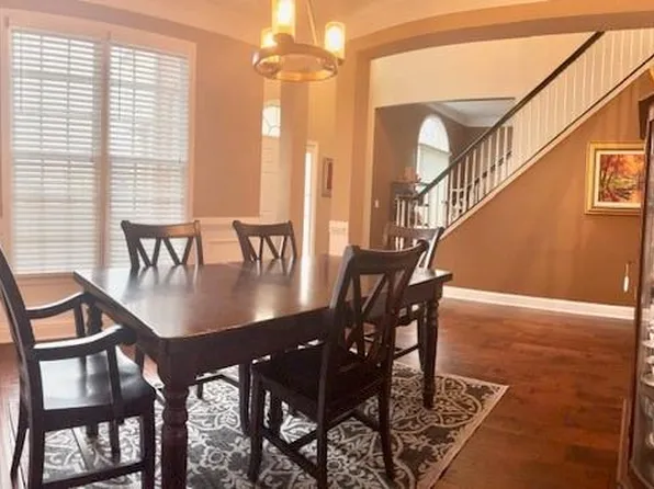 902 Daylight Cir, Lawrenceville, GA 30045