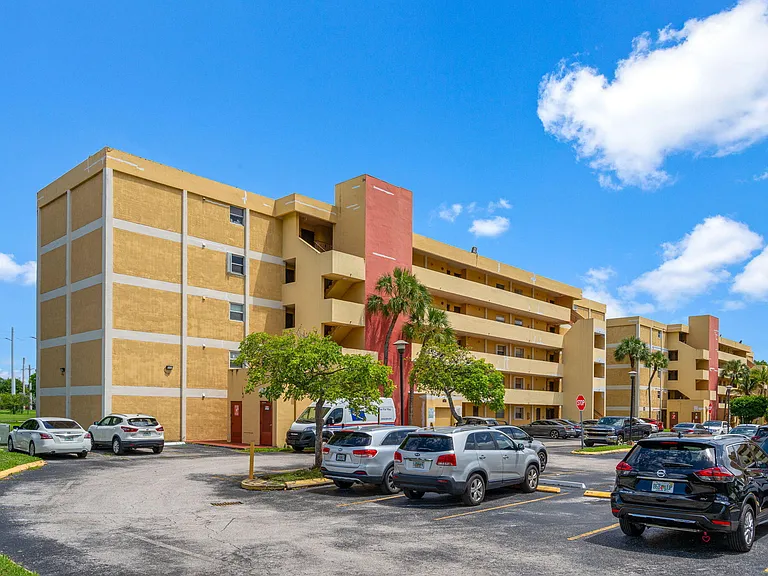 9170 Fontainebleau Blvd #301 — Photo 8