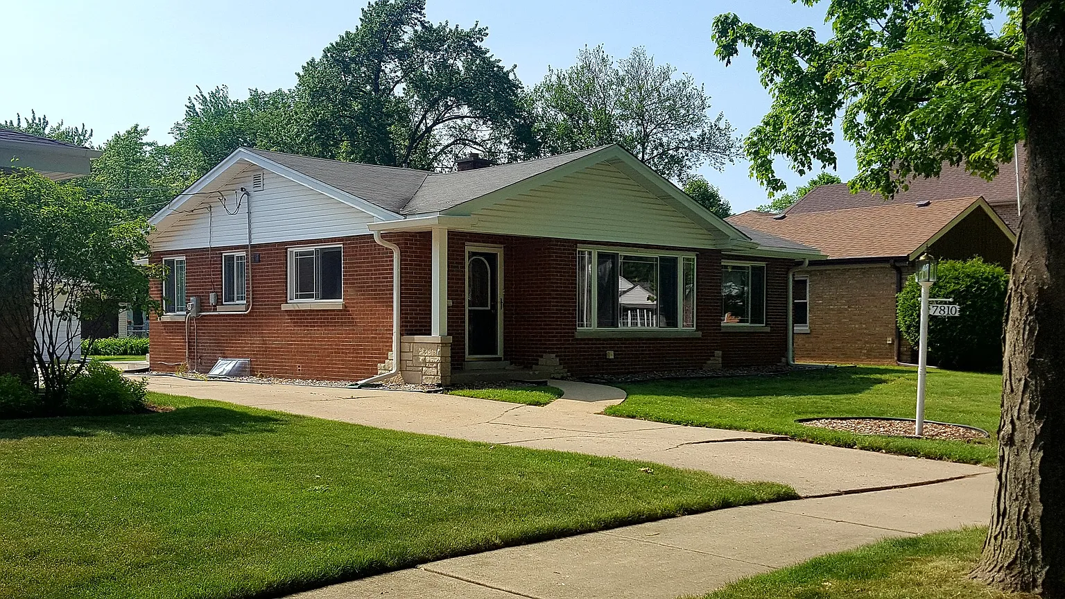 7810 Lotus Ave photo 1