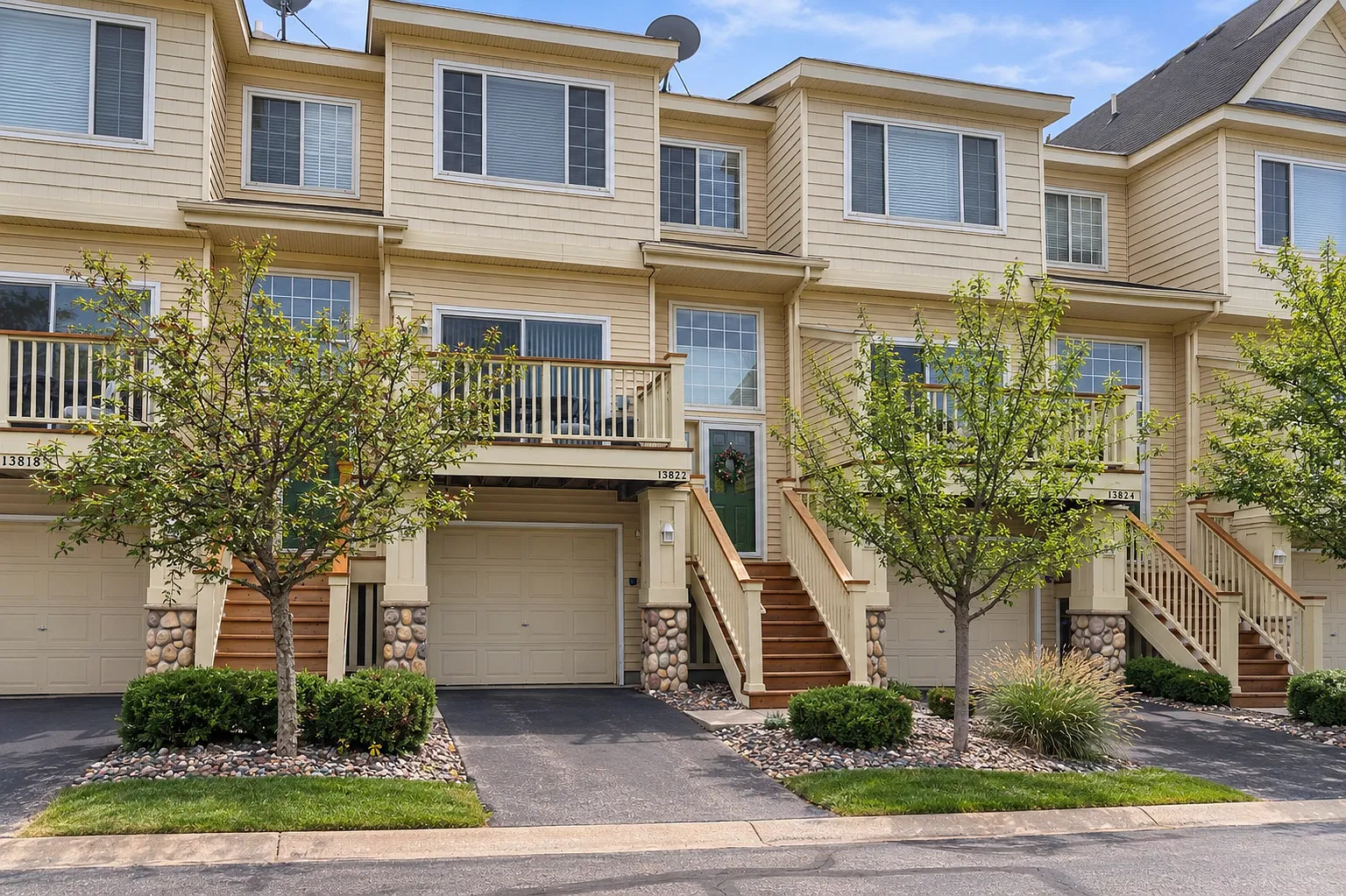 2 bed, 1.5 bath, 1500 sqft, $1,995 — Photo 2