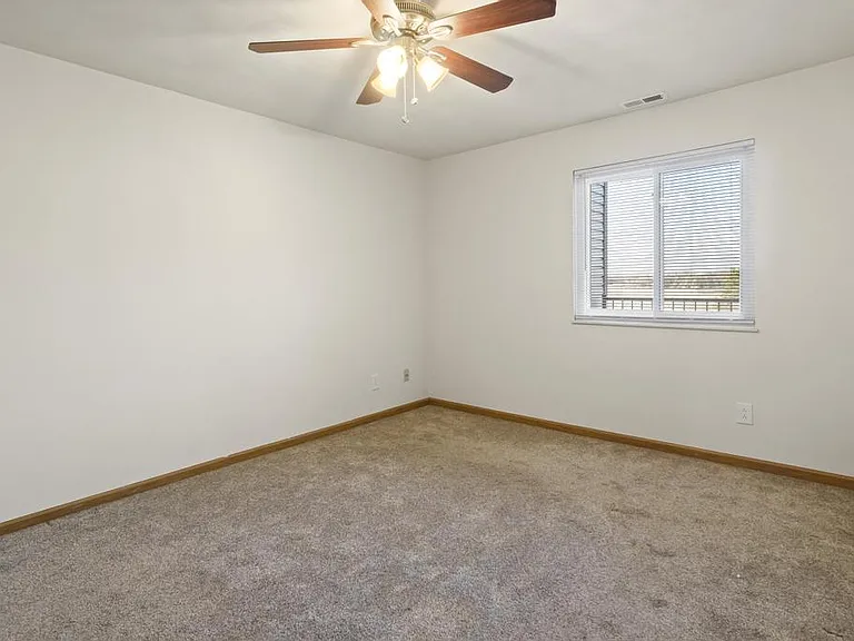2213 Rockwood Dr — Photo 17