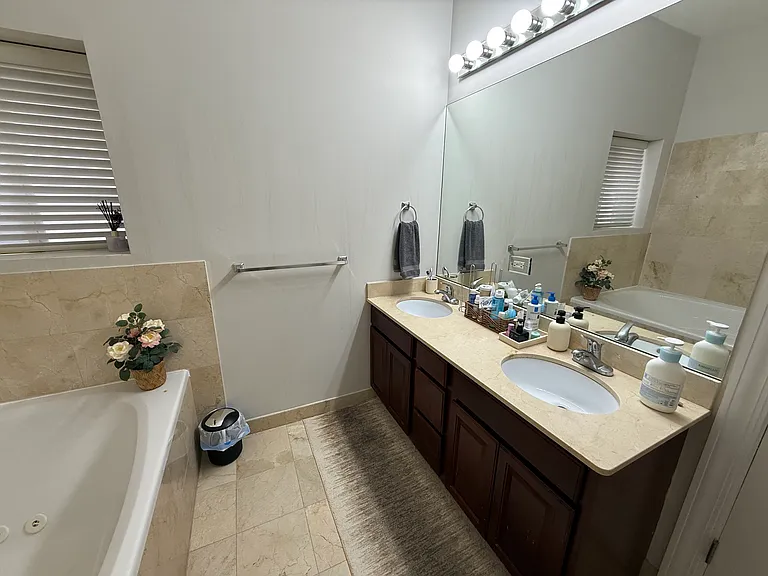 1329 W Loyola Ave #3C — Photo 8
