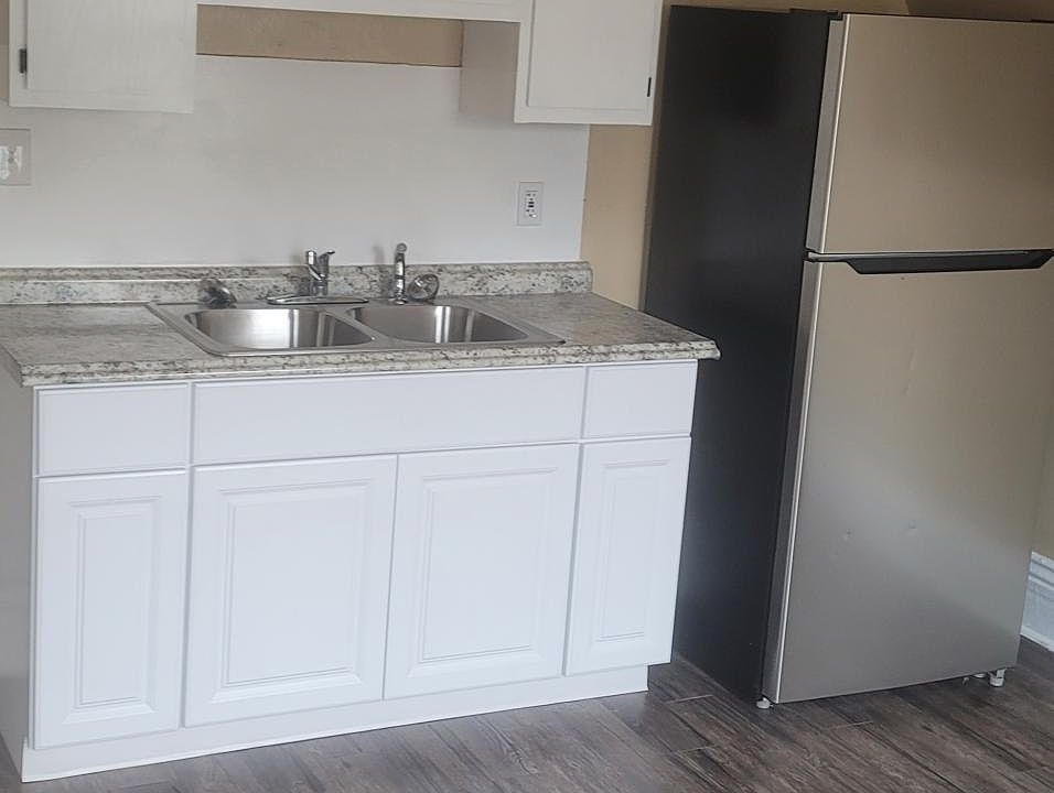 2nd image of 315 Winkler Ave #2
