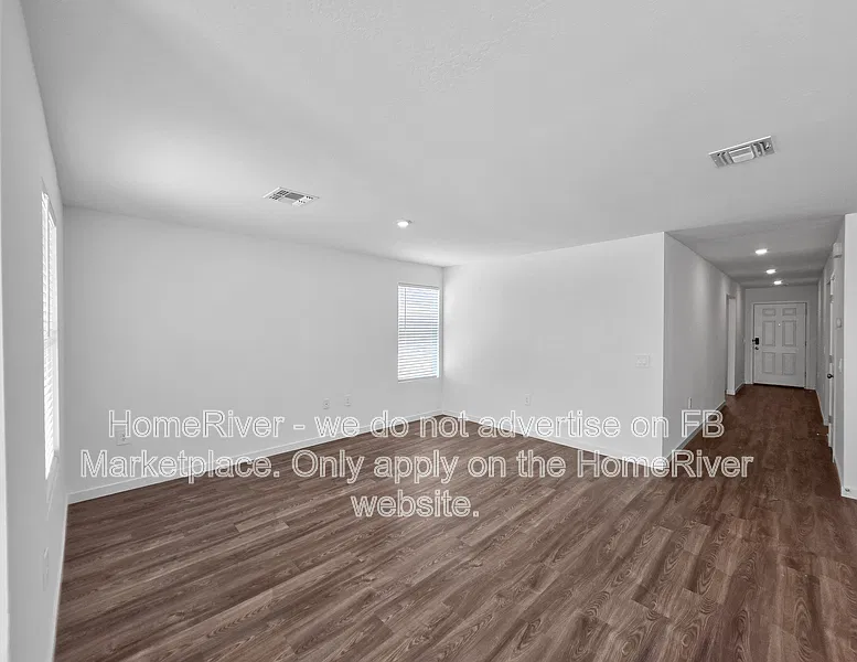 3 bed, 2.0 bath, 1470 sqft, $1,520 — Photo 3