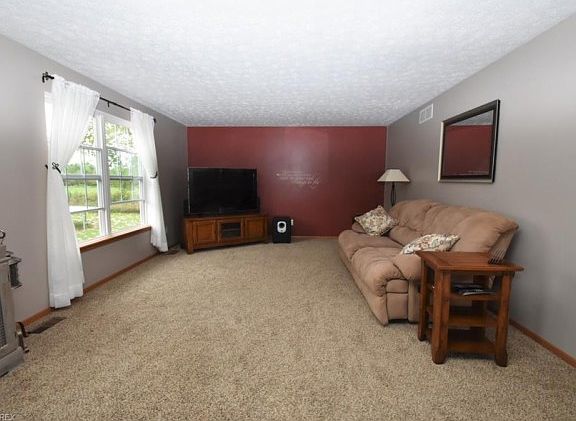 4th image of 6825 Jordan Dr