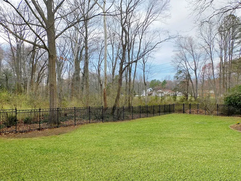 1332 Redwood Cir — Photo 25