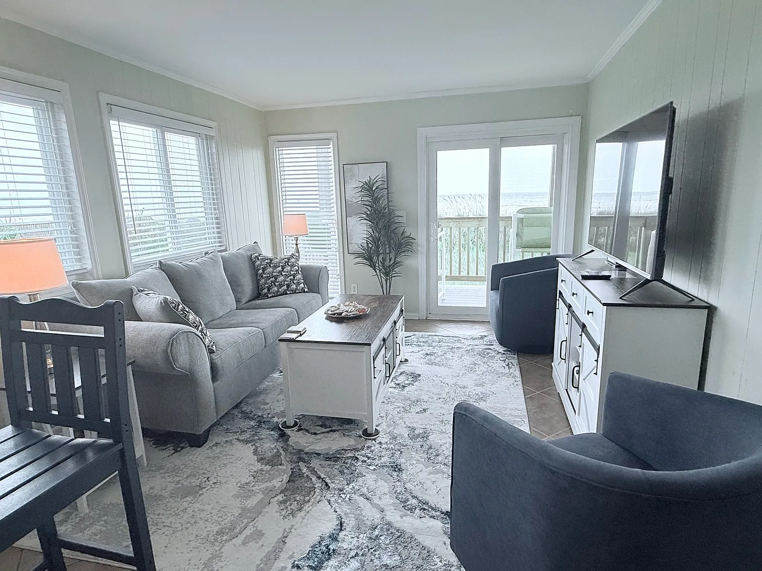 2 bed, 804 sqft, $2,500 — Photo 1