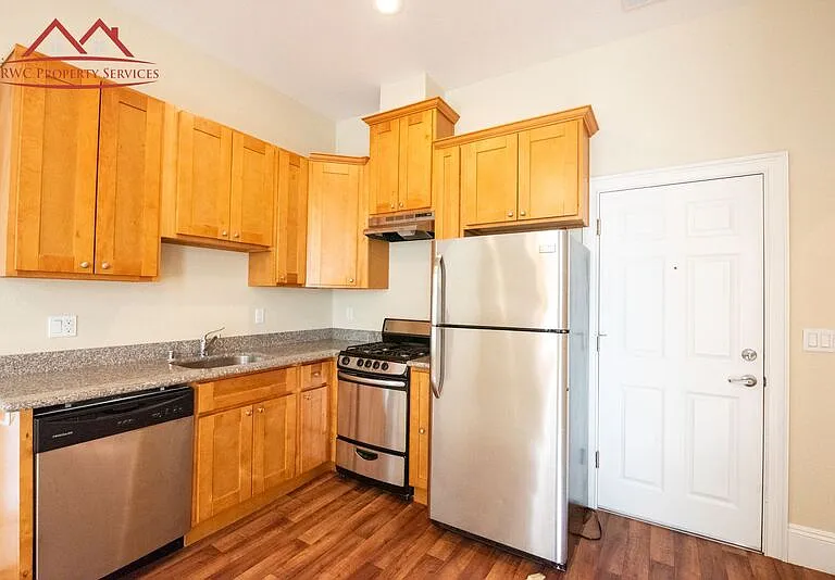 272 Washington St #6 — Photo 4