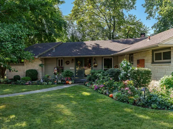 3215 Crosby St, Rockford, IL 61107