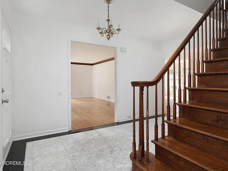 18 Seven Oaks Dr — Photo 9