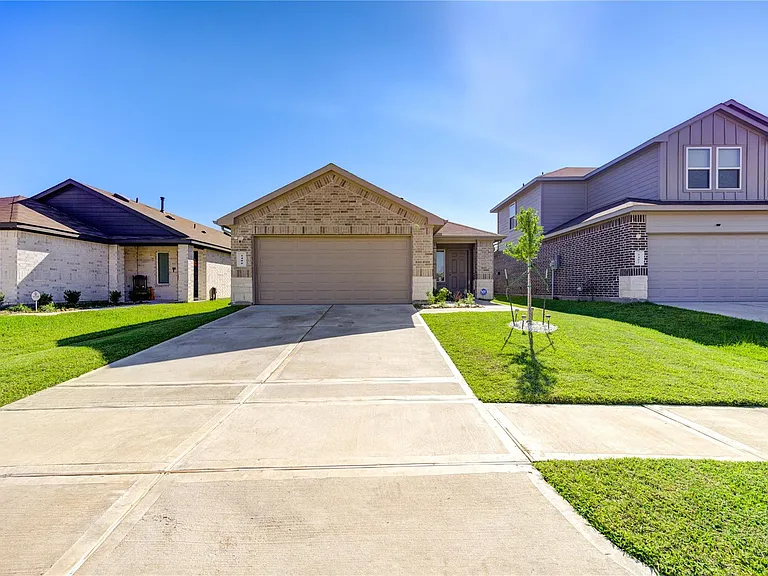 5406 Castlebury Meadows Dr — Photo 2