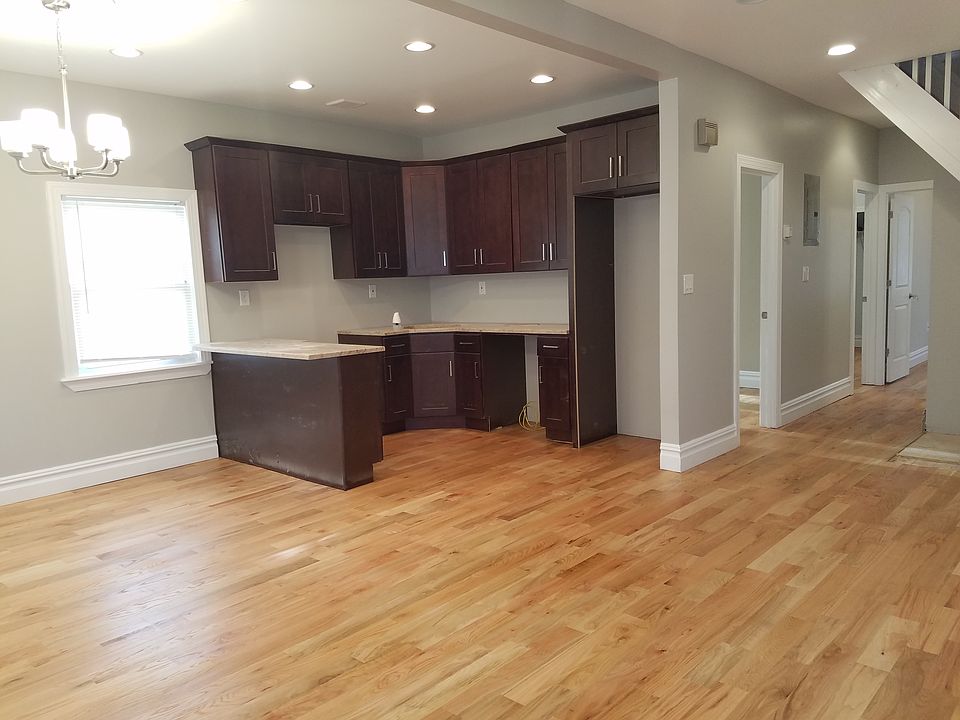 1st image of 175C-03 Sayres Ave