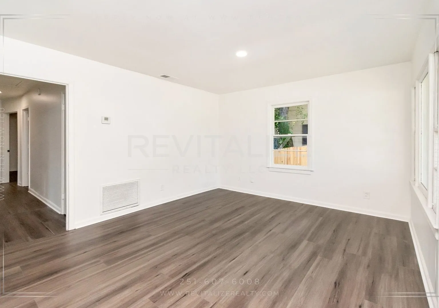 Charming 3BR with Carport & Fenced Yard — Photo 4