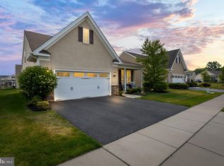 28 Montclaire Rd, Medford, NJ 08055