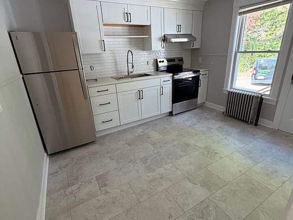 4th image of 67 Maple Ave #1R