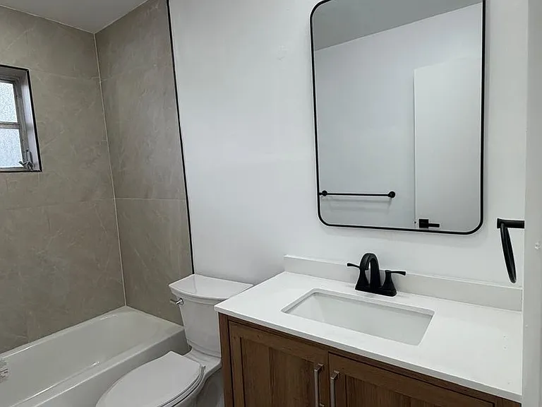 2418 Polk St — Photo 11