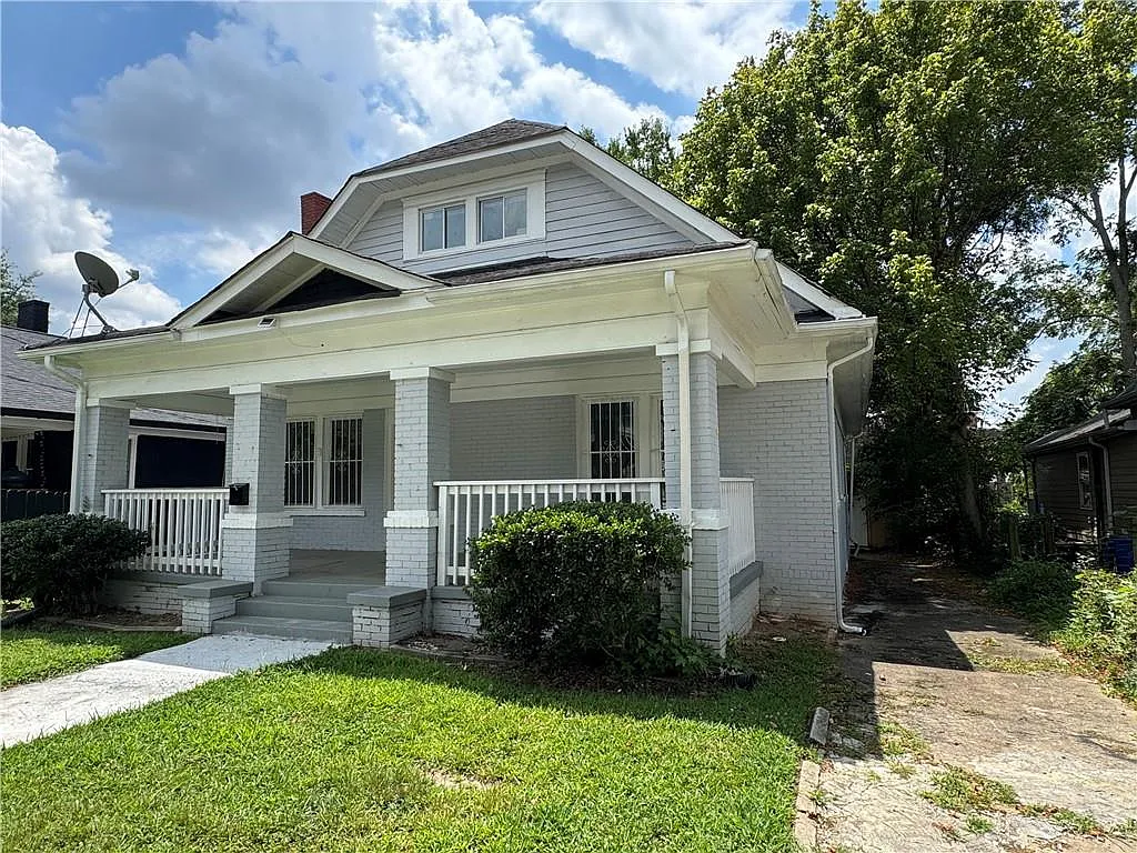 5 bed, 3.0 bath, 1700 sqft, $2,300 — Photo 2