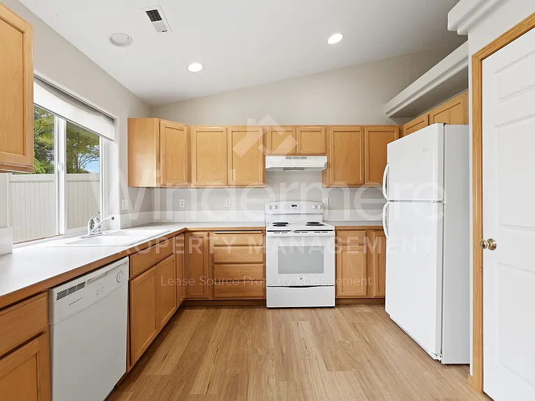 1702 N Aladdin Rd — Photo 11