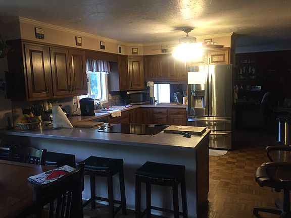 5th image of 903 N Bradley Ave