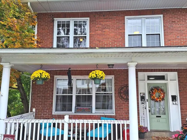 11 W Madison St, Mohnton, PA 19540